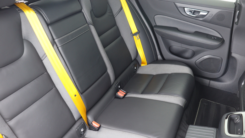Volvo V60 T8 Awd Polestar Engineered Driver Assist, Climate Black #6