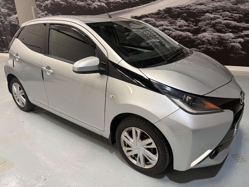 Toyota Aygo X X-pression Vvt-i Silver #2