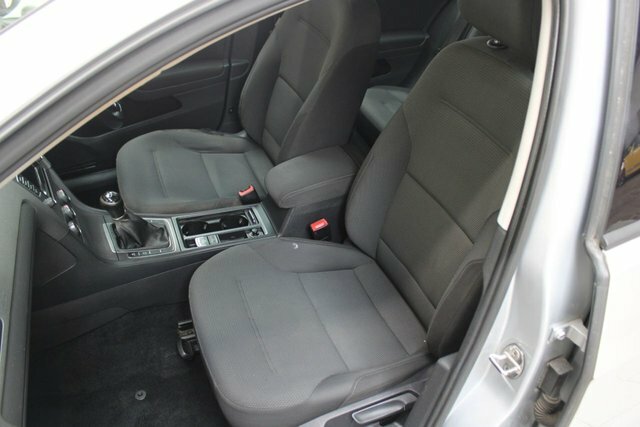 Volkswagen Golf 1.2 Tsi Trent Line - Adaptive Cruise Blue #32