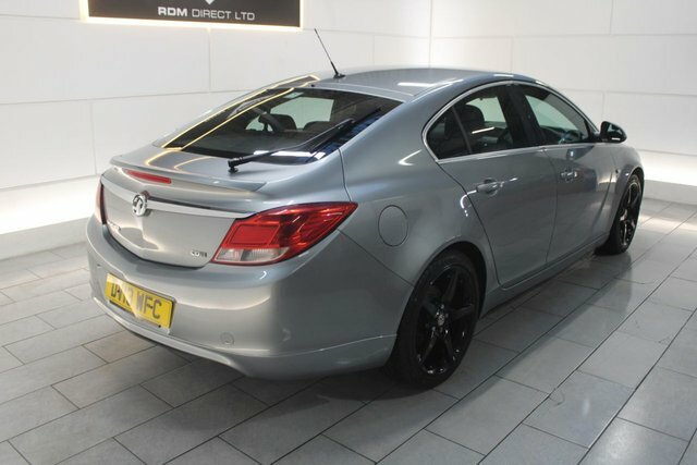 Vauxhall Insignia 1.8 L 1.8 16V Sri Hatchback Euro White #17
