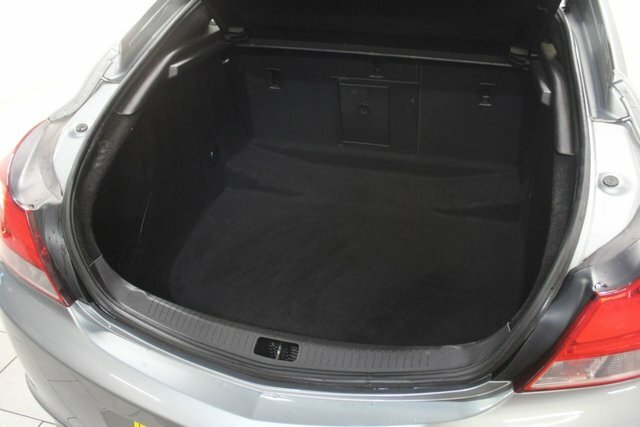 Vauxhall Insignia 1.8 L 1.8 16V Sri Hatchback Euro White #14