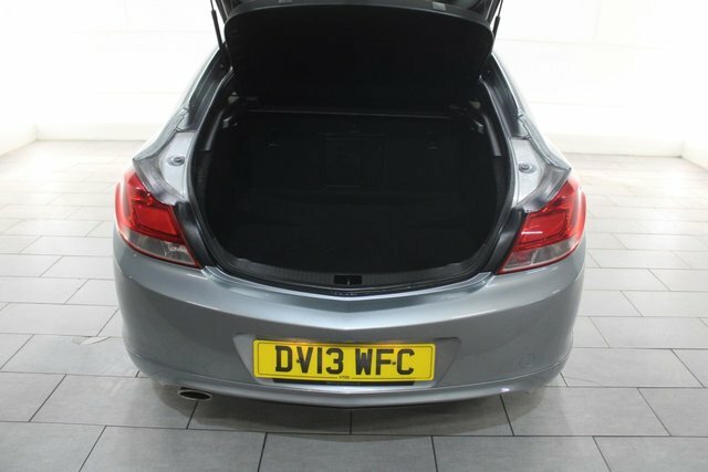 Vauxhall Insignia 1.8 L 1.8 16V Sri Hatchback Euro White #13