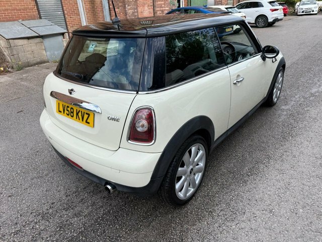Mini Hatch Hatchback LV58KVZ White #2