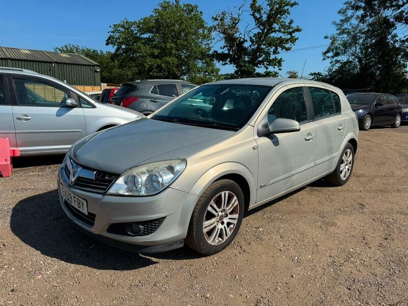 Vauxhall Astra Design Silver #3