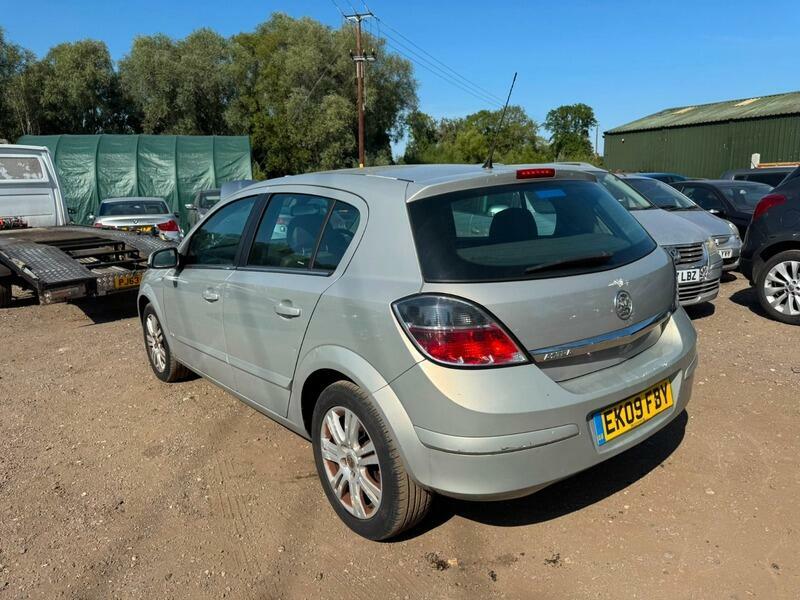 Vauxhall Astra Design Silver #5