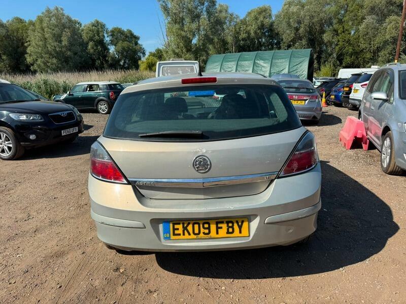 Vauxhall Astra Design Silver #6