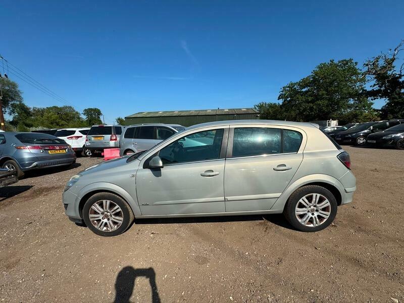 Vauxhall Astra Design Silver #4