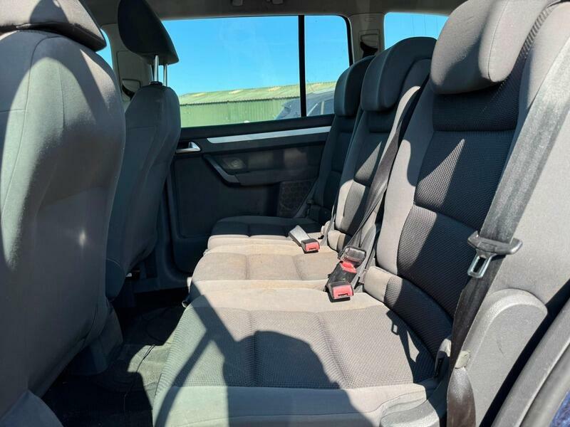 Volkswagen Touran 1.6 Tdi Se Euro 5 White #10