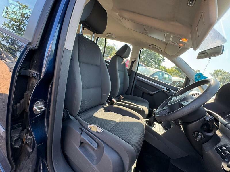 Volkswagen Touran 1.6 Tdi Se Euro 5 White #16