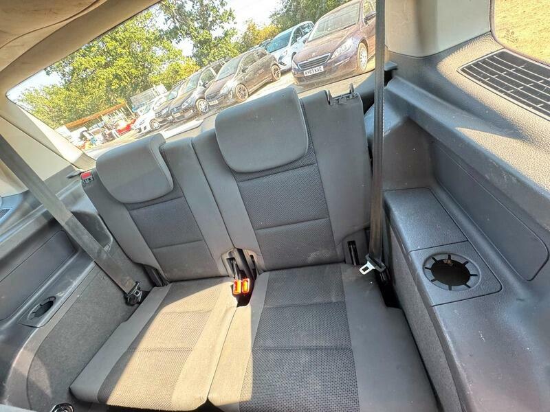Volkswagen Touran 1.6 Tdi Se Euro 5 White #11