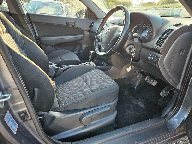 Hyundai I30 Estate 1.6 Crdi Premium Euro 4 201010 Black #9