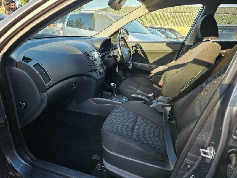 Hyundai I30 Estate 1.6 Crdi Premium Euro 4 201010 Black #15