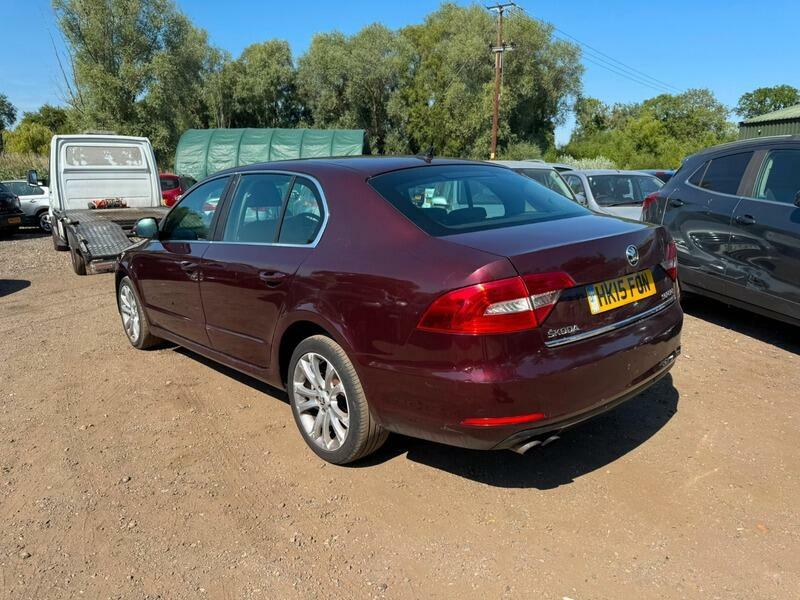 Skoda Superb Se Red #5