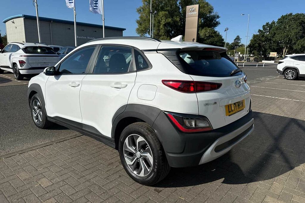 Hyundai Kona 1.6 Gdi Hybrid Se Connect Dct White #4