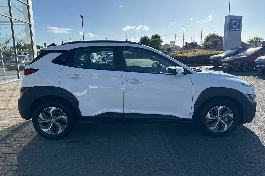 Hyundai Kona 1.6 Gdi Hybrid Se Connect Dct White #5
