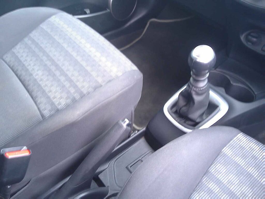 Toyota Yaris 1.5 Vvt-i Design Hatchback Euro Black #9