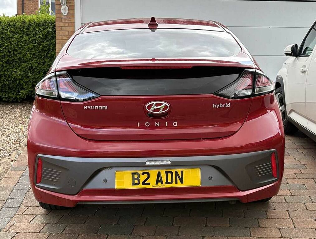 Hyundai Ioniq Premium Hybrid 1.6 Gdi Hev 141Ps Red #5