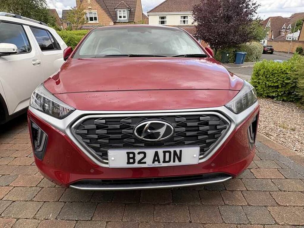 Hyundai Ioniq Premium Hybrid 1.6 Gdi Hev 141Ps Red #4
