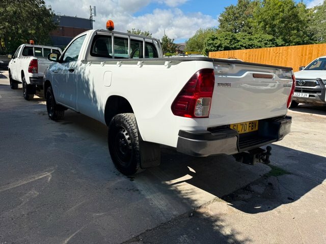 Toyota HILUX 2.4 D-4d Active Narrow Body Pickup Manu White #5