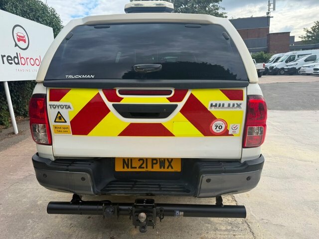 Toyota HILUX 2.4 D-4d Active Pickup Double Cab Manua White #4