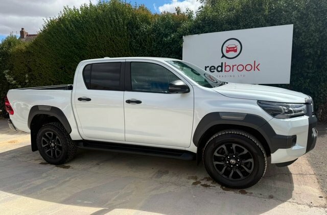 Toyota HILUX 2.8 D-4d Invincible X Pickup Double Cab White