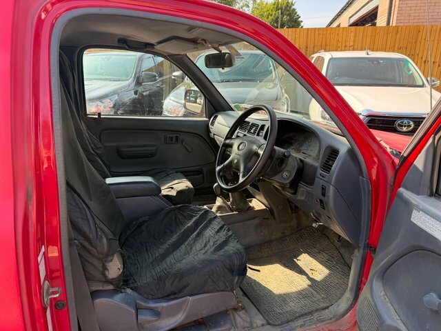 Toyota HILUX 2.5 250 Ex Pickup 102 Bhp Red #3