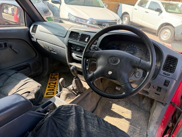 Toyota HILUX 2.5 250 Ex  #9