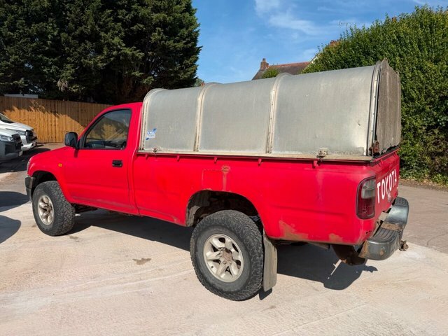 Toyota HILUX 2.5 250 Ex Pickup 102 Bhp Red #6