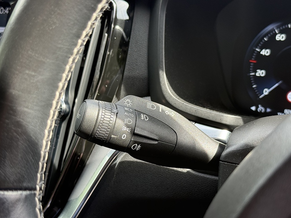 Volvo V60 2.0 D4 190 Momentum Black #38