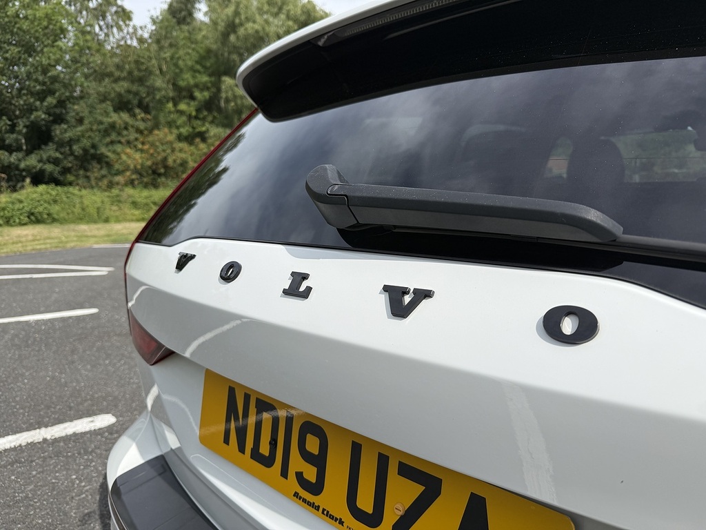 Volvo V60 2.0 D4 190 Momentum Black #45