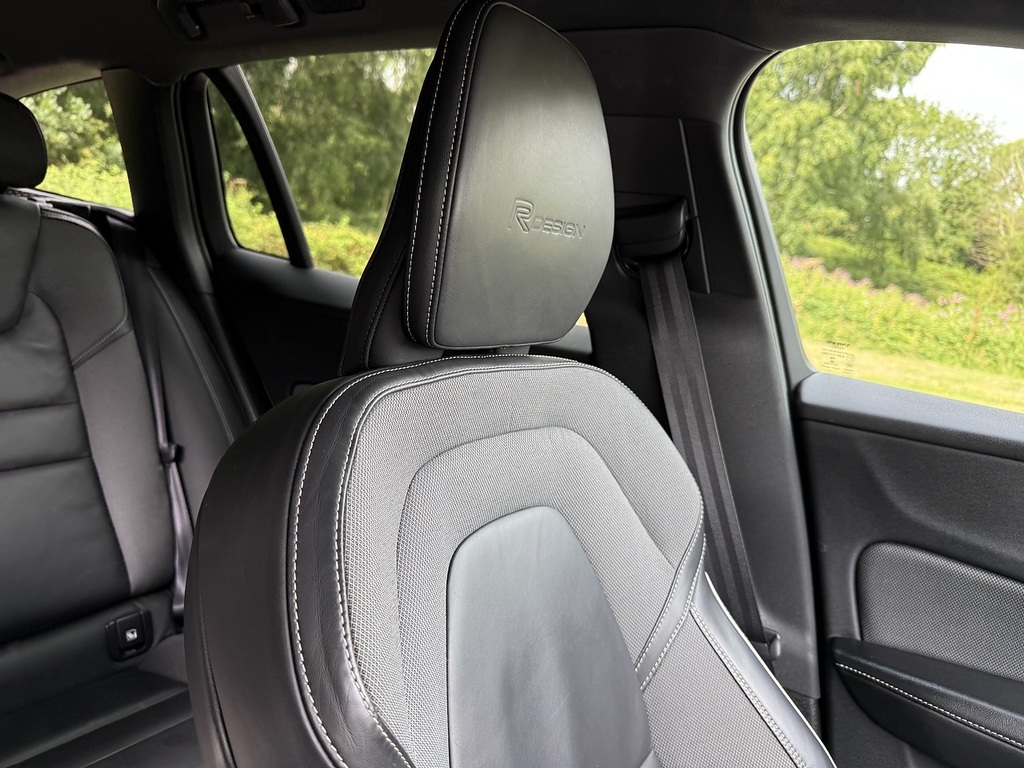 Volvo V60 2.0 D4 190 Momentum Black #54