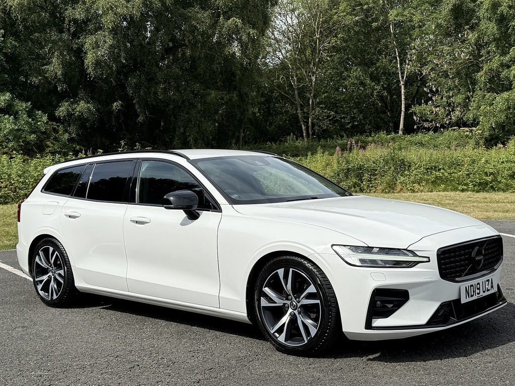 Volvo V60 2.0 D4 190 Momentum Black #7