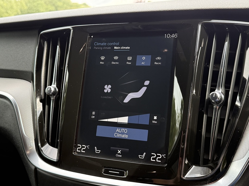 Volvo V60 2.0 D4 190 Momentum Black #23