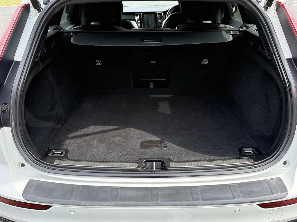 Volvo V60 2.0 D4 190 Momentum Black #18