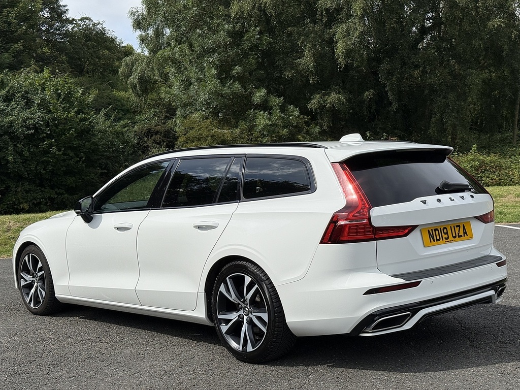 Volvo V60 2.0 D4 R-design Estate Euro 6 S White #3