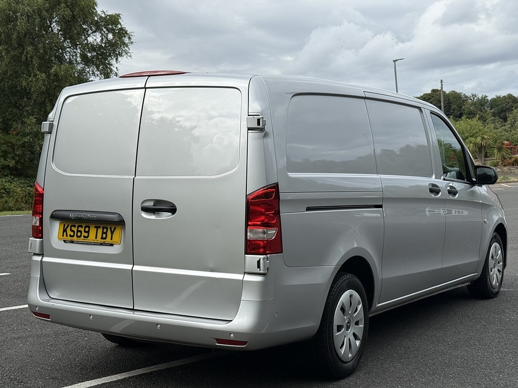 Mercedes-Benz Vito 114Cdi Van White #12