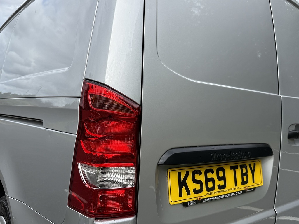 Mercedes-Benz Vito 114Cdi Van White #28