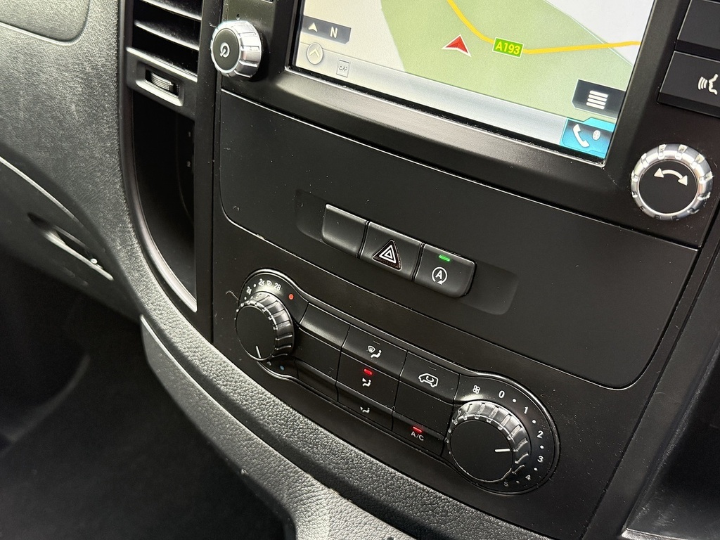 Mercedes-Benz Vito 114Cdi Van White #22