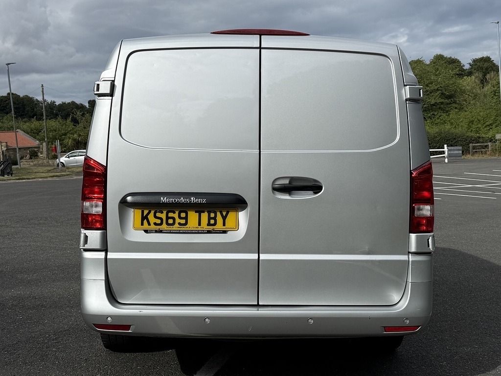 Mercedes-Benz Vito 114Cdi Van White #13