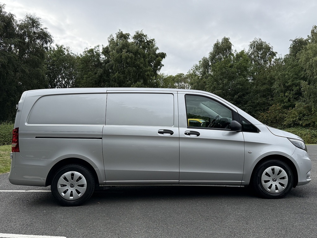 Mercedes-Benz Vito 114Cdi Van White #9