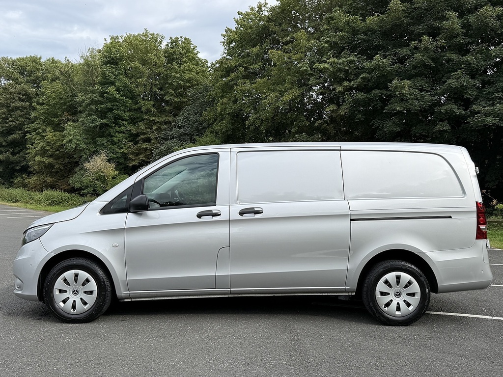 Mercedes-Benz Vito 114Cdi Van White #11