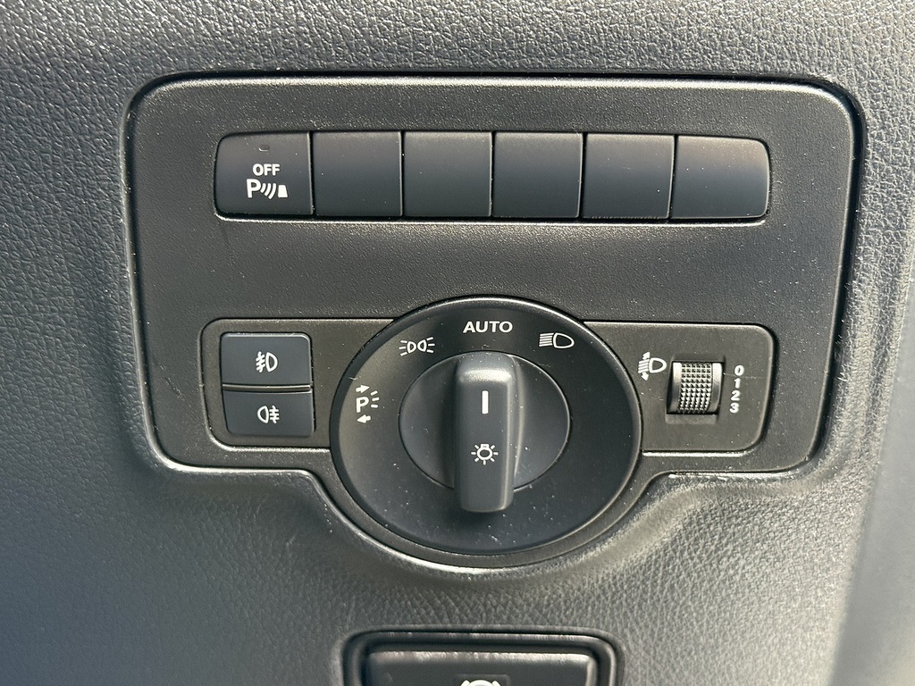 Mercedes-Benz Vito 114Cdi Van White #31