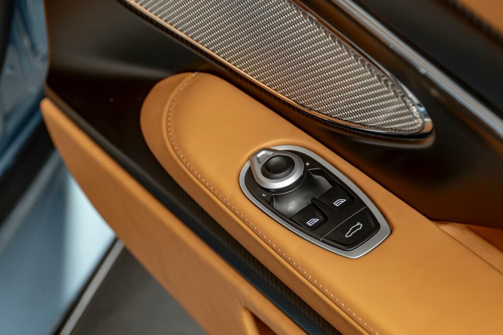 Aston Martin DB12 V8 Volante Euro 6 Green #32
