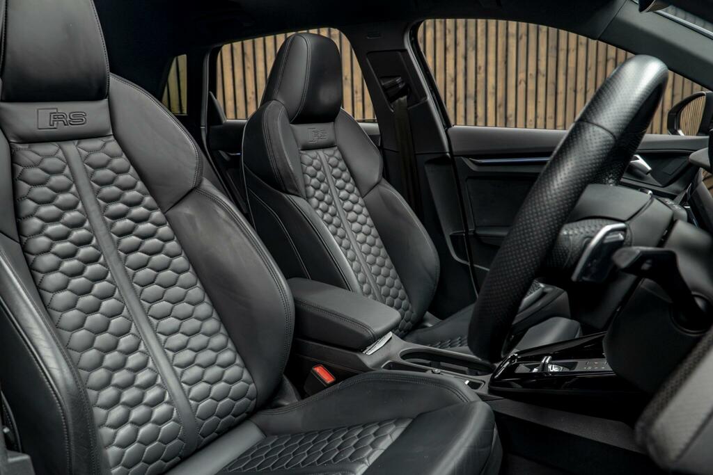 Audi RS3 2.5 Tfsi Vorsprung Sportback S Tronic Quattro Euro YB72OVC Black #2