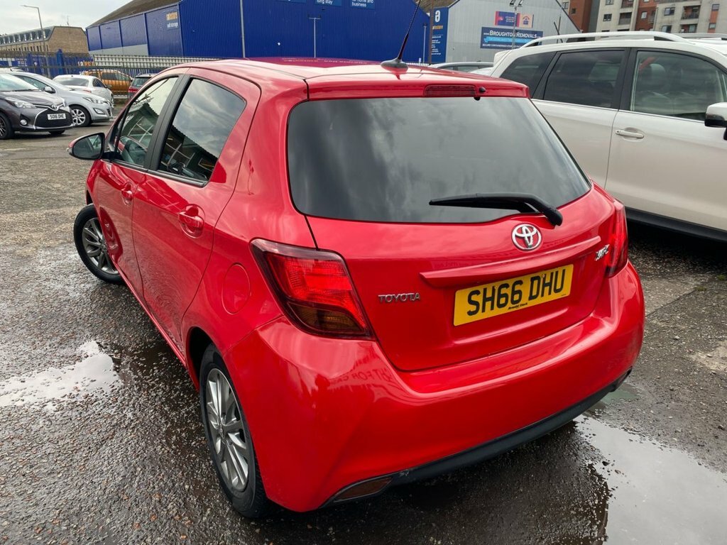 Toyota Yaris 1.3L Icon Red #6