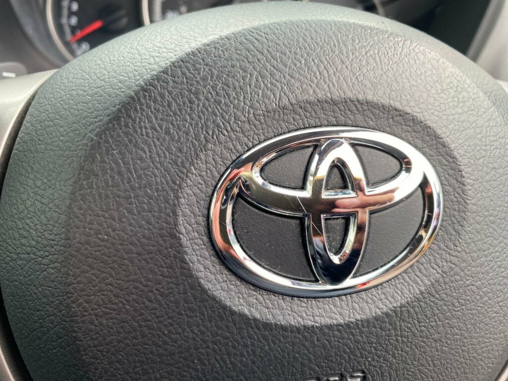 Toyota Yaris Vvt-i Design Black #22