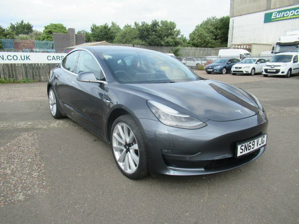 Tesla Model 3 Saloon Grey