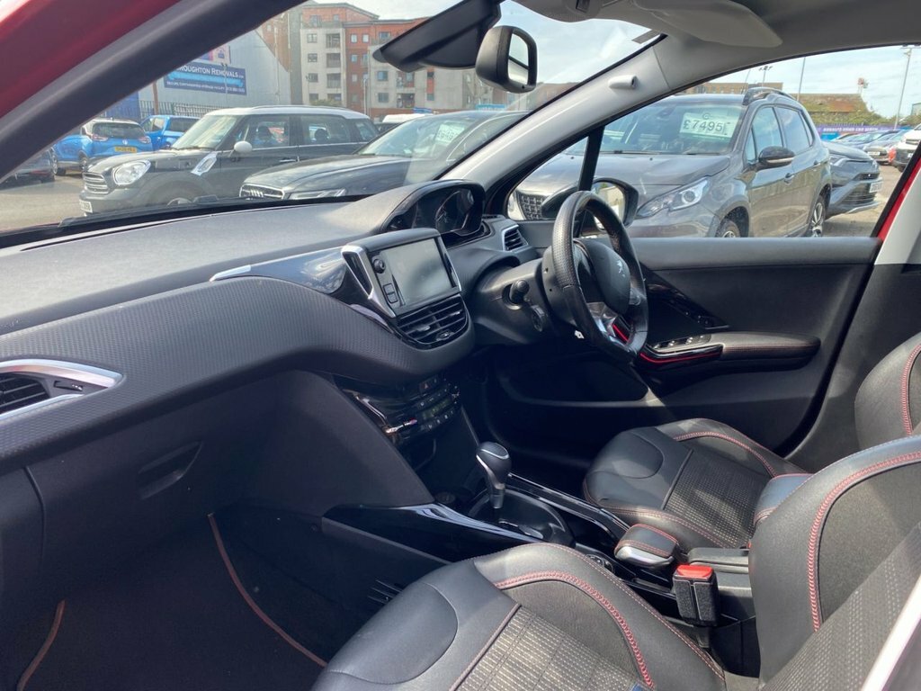 Peugeot 2008 1.2L Gt Line Red #4