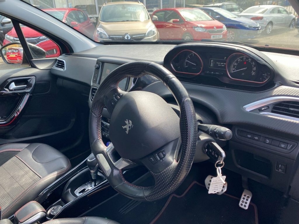 Peugeot 2008 1.2L Gt Line Red #5