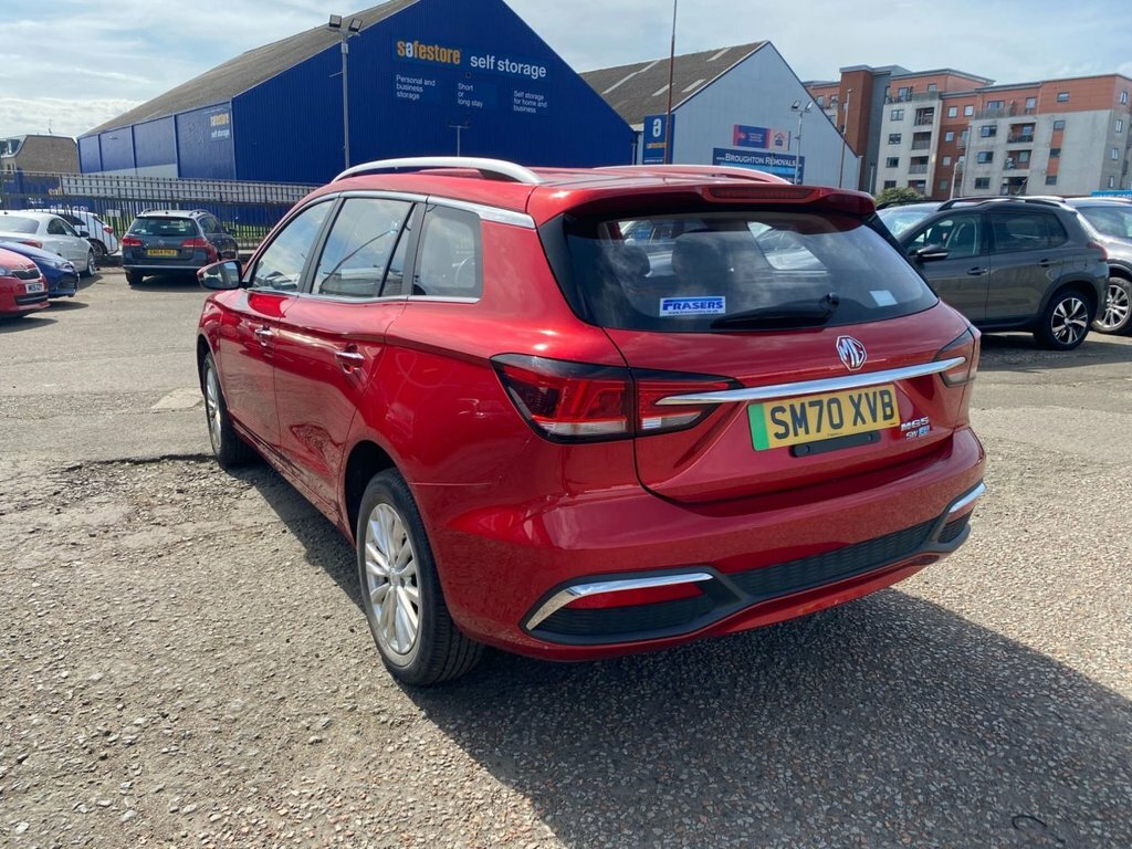 MG MG5 Estate Red #4